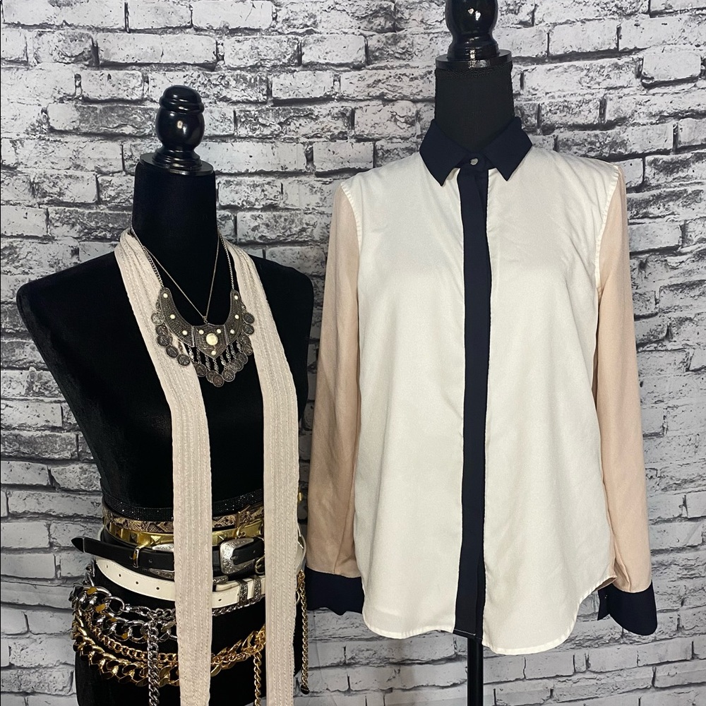Xs “extra small” DNKY Button up longsleeve sick sheer peach,cream blouse 👚